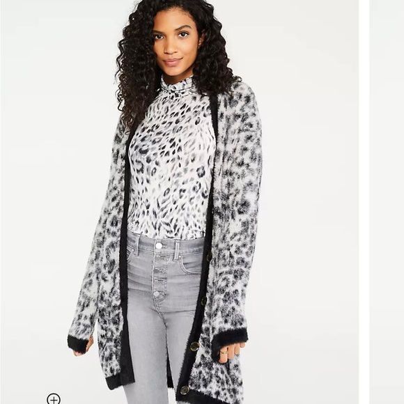 Ann Taylor snow leopard boyfriend soft Cardigan Sz xl - Picture 1 of 8